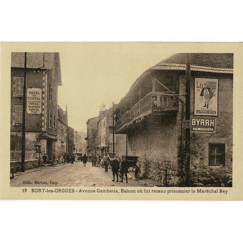 CPA - Bort-les-Orgues - Avenue Gambetta
