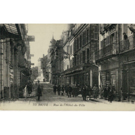 CPA - Brive - Rue de...