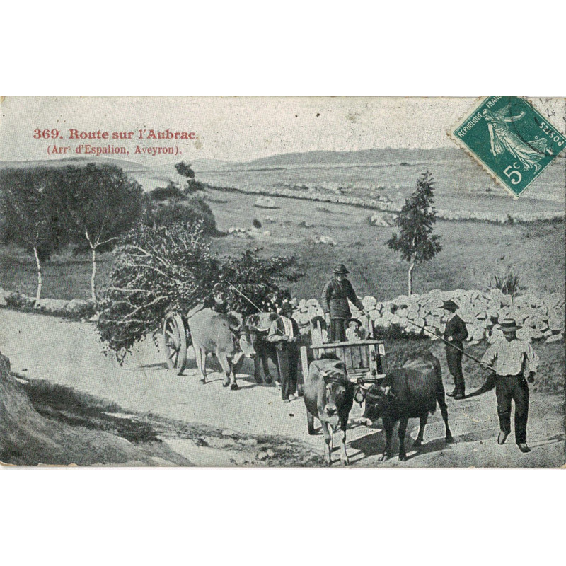 CPA - Espalion - Route sur L'Aubrac