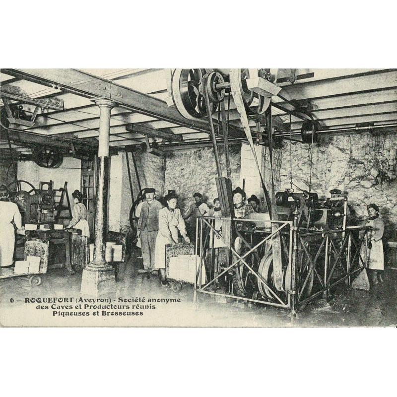 CPA - Roquefort - Piqueuses et Brosseuses