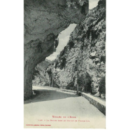 CPA - La Route dans le...