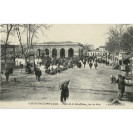 CPA - Castelnaurary - Place...