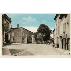 CPA - Ornaisons - La Place