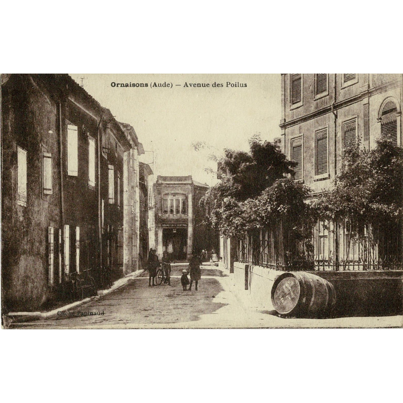 CPA - Ornaisons - Avenue des Poilus