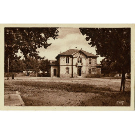 CPA - Ornaisons - Place de...
