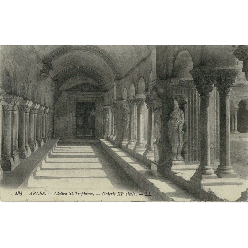 CPA - Cloître de Saint-Trophime - Galerie