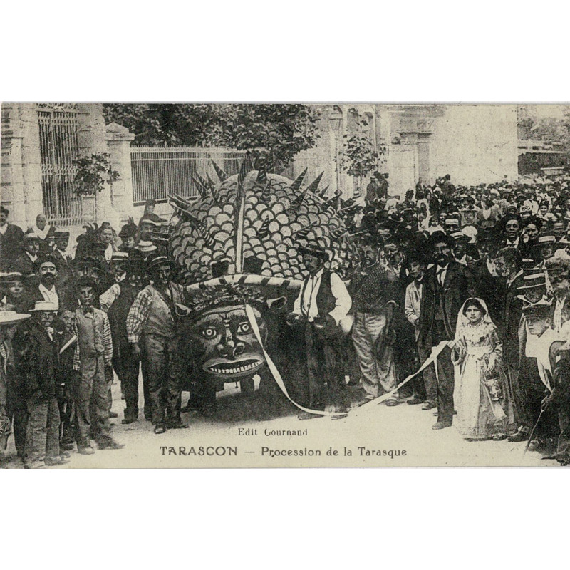 CPA - Tarascon - Procession de la Tarasque