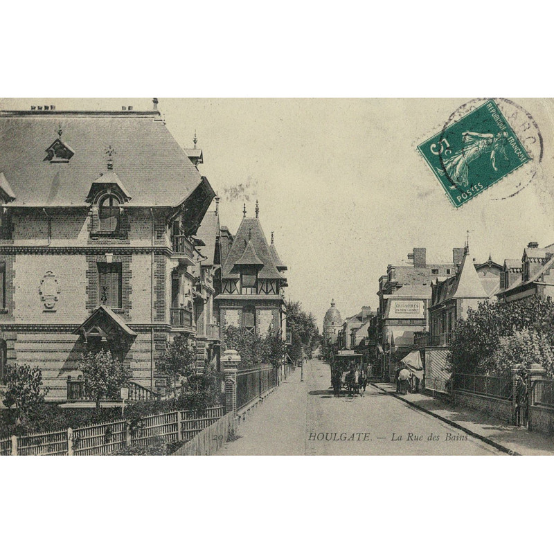 CPA - Houlgate - Rue des Bains - 1981