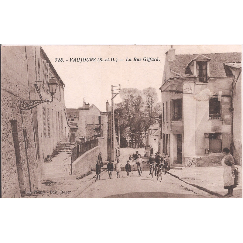 CPA - Vaujours - La Rue Giffard