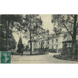CPA - Vaujours - Ecole...