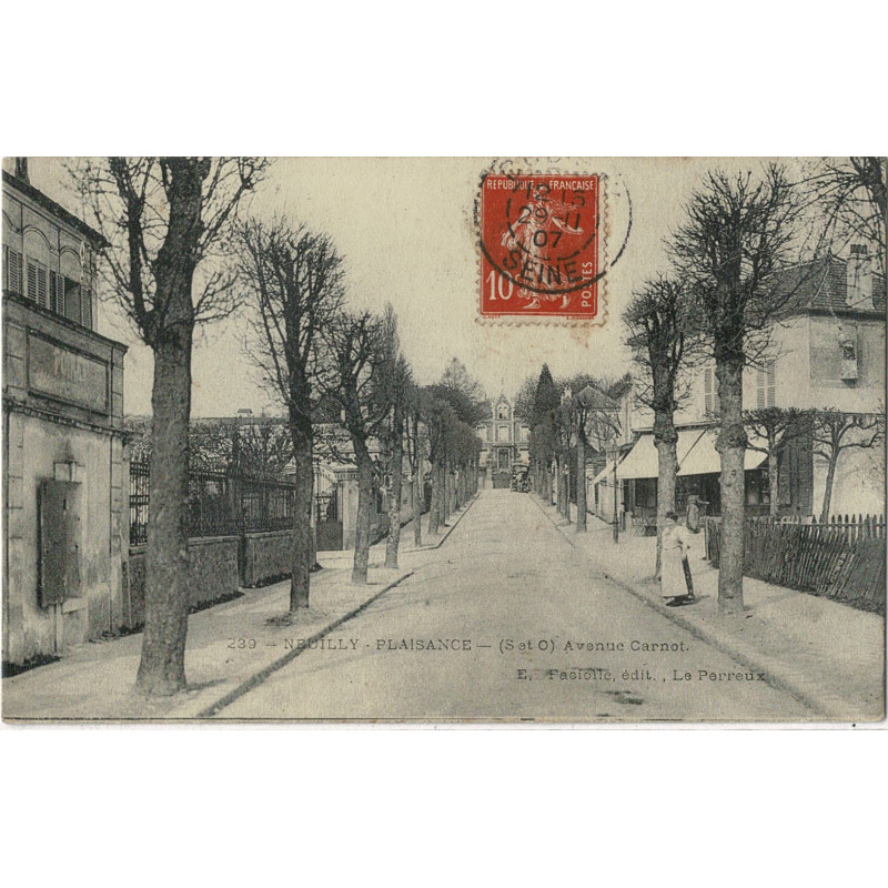 CPA - Neuilly-Plaisance - Avenue Carnot 1907