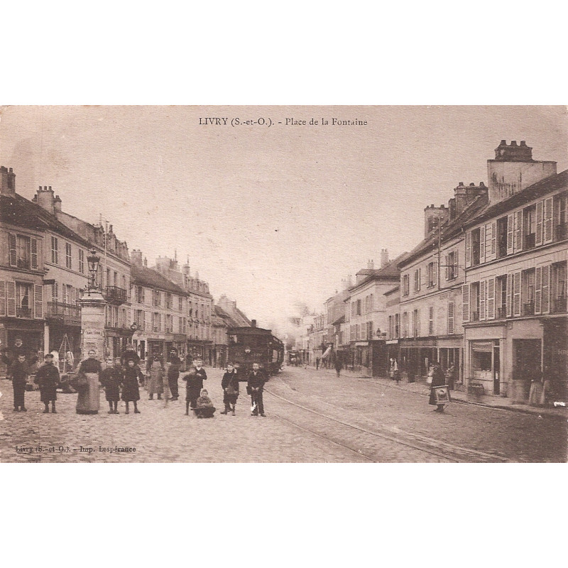 CPA - Livry - Place de la Fontaine
