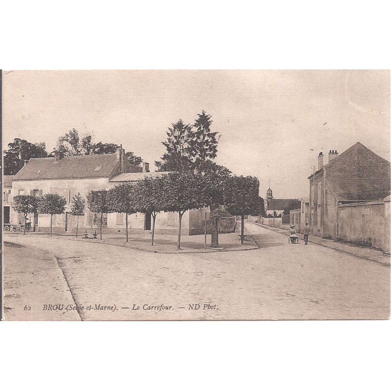 CPA - Brou - Le Carrefour