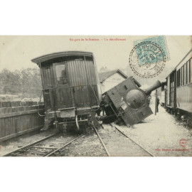 CPA - En Gare de...