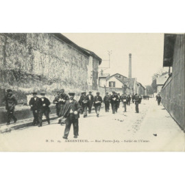 CPA - Argenteuil - Rue...