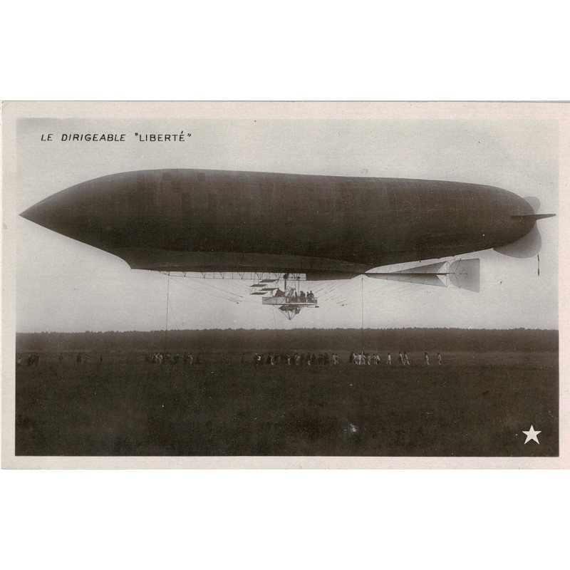 CPA - Le Dirigeable "Liberté"