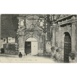 CPA - Eu - L'Entrée du Collége