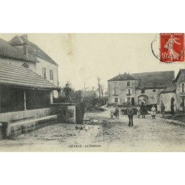 CPA - Liévans - La Fontaine