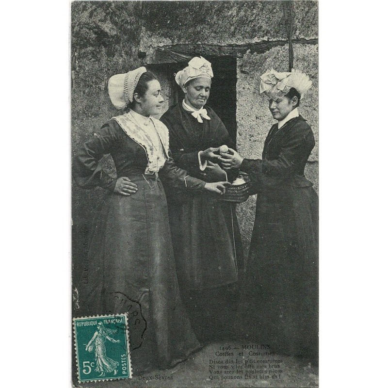 CPA - Moulins - Coiffes et Costumes