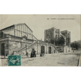 CPA - Niort - Les Halles et...