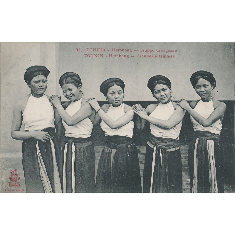 CPA - Tonkin - Haïphong - Groupe de Femmes